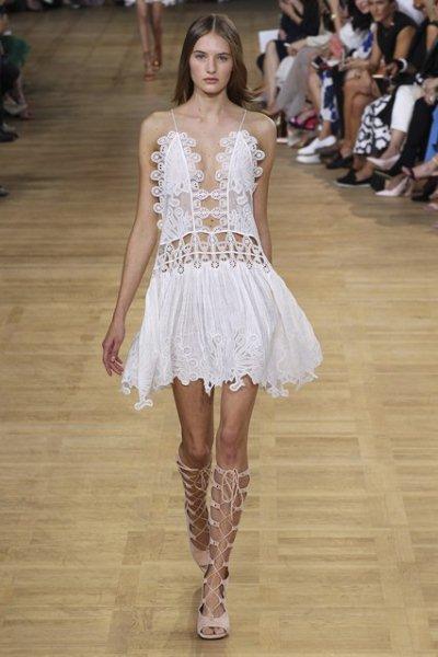 Chloe-Total-white-look-summer-2015-12