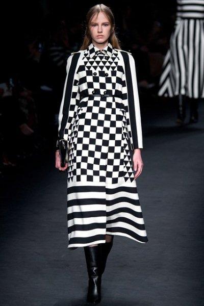 Valentino-Graphic-black-and-white-Fall-Winter-2015-2016-Fashion-Trend-4