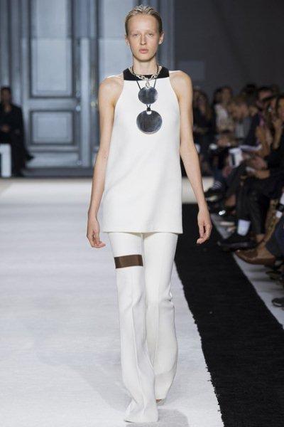 Giambattista-Valli-Total-white-look-summer-2015-13
