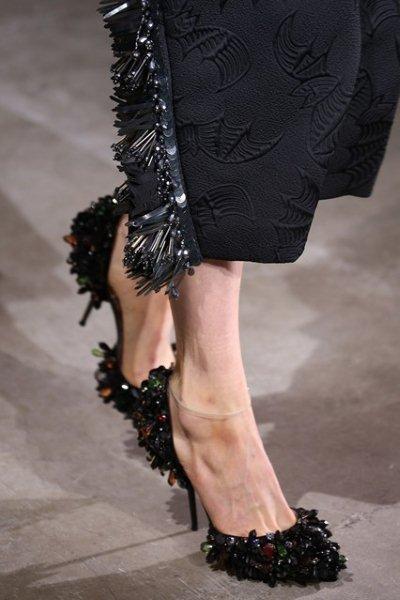 fashion-trends-Shoes-with-Jewels-and-Beads-7