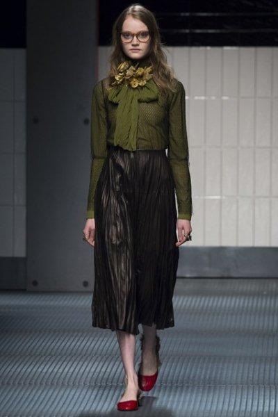 gucci-tie-neckline-blouse-fashion-trend-fall-2015-winter-2016-7