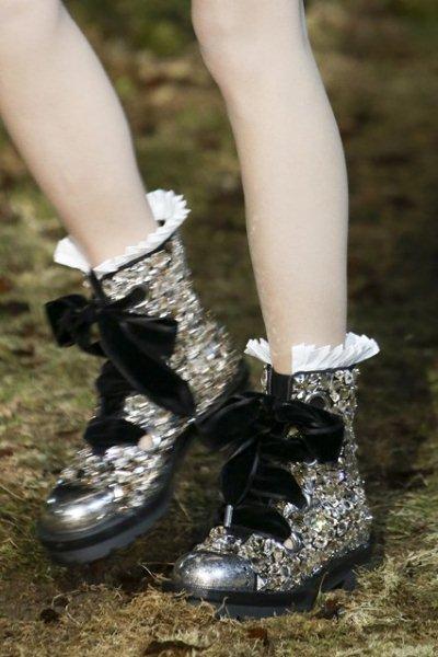 fashion-trends-Shoes-with-Jewels-and-Beads-9