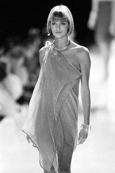 Donna-Karan-celebrates-today-the-30th-anniversary-of-her-brand-13