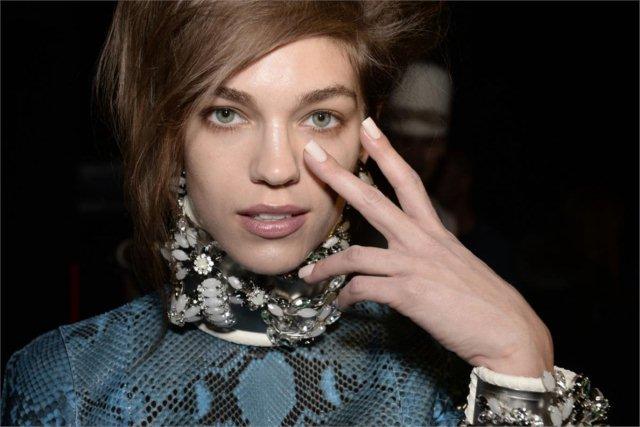 trend-nude-nails-fall-winter-2014-2015-11