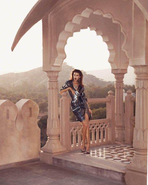 kate-king-shines-metallics-5