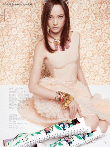 Yumi-Lambert-is-Pretty-in-Pink-5