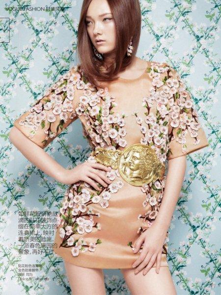 Yumi-Lambert-is-Pretty-in-Pink-8