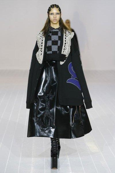 fashion-trend-extra-long-sleeves-fall-winter-2016-2017-5