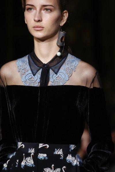 single-earrings-fashion-trend-fall-winter-2016-2017-3