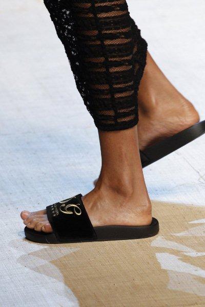 Dolce-Gabbana-Spring-Summer-2017-Collection-slippers-2