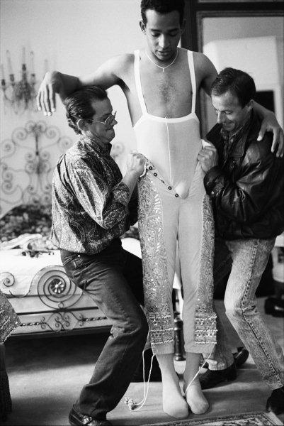 sir-by-mario-testino-taschen-9