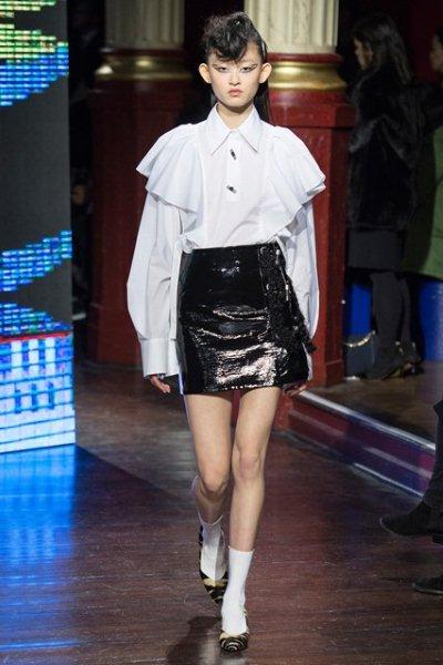 fashion-trend-extra-long-sleeves-fall-winter-2016-2017-17