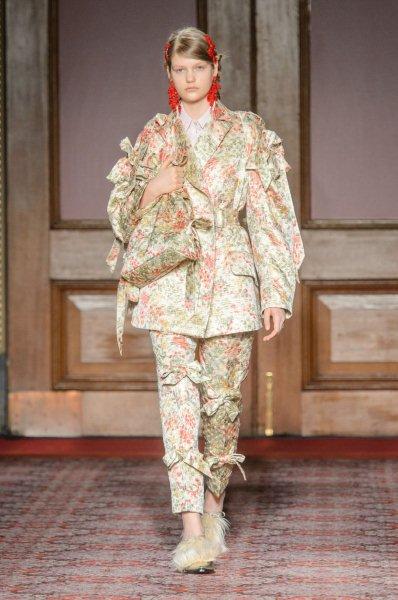 Runway-Looks-at-London-Fashion-Week-Fall-2018-14